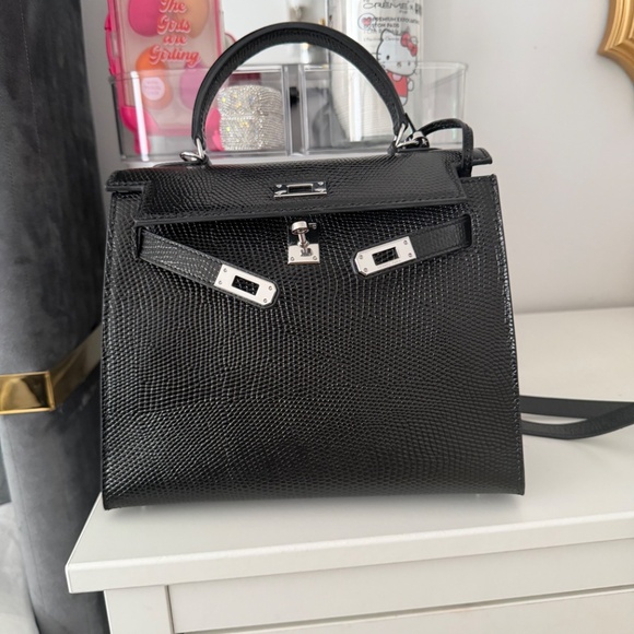 Black textured bag with strap - Picture 2 of 2